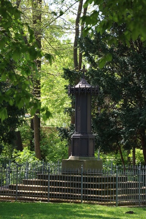 Grabmal Johann Wilhelm Ludwig Gleim in Gleims Garten Grabmal Johann Wilhelm Ludwig Gleim in Gleims Garten